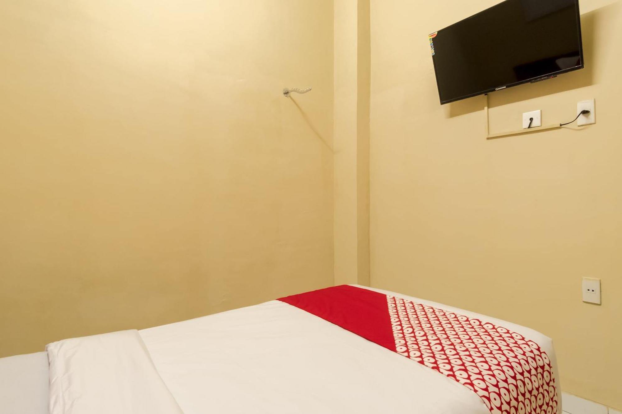 Capital O 615 Residence Puri Hotel Syariah Медан Екстер'єр фото