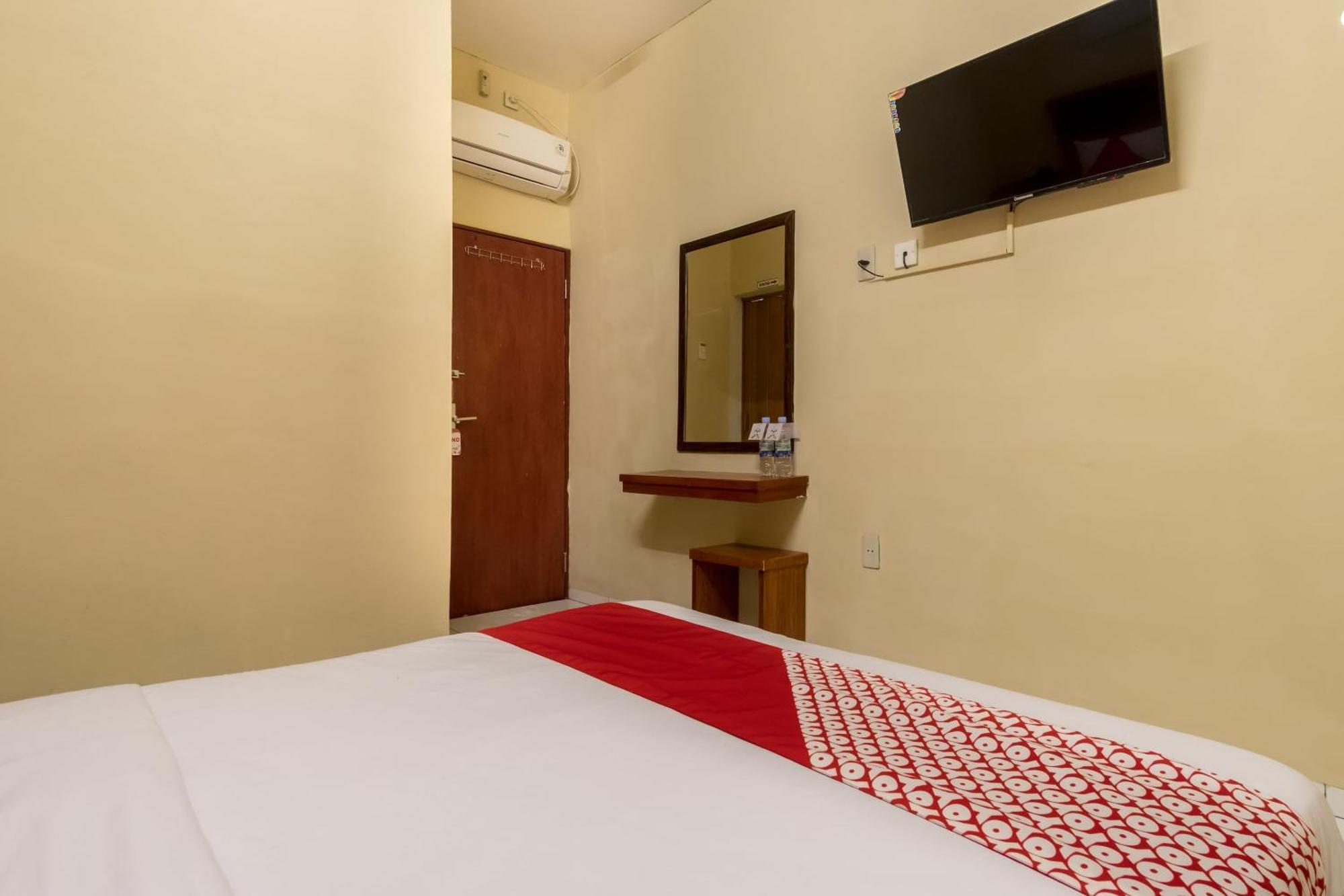 Capital O 615 Residence Puri Hotel Syariah Медан Екстер'єр фото