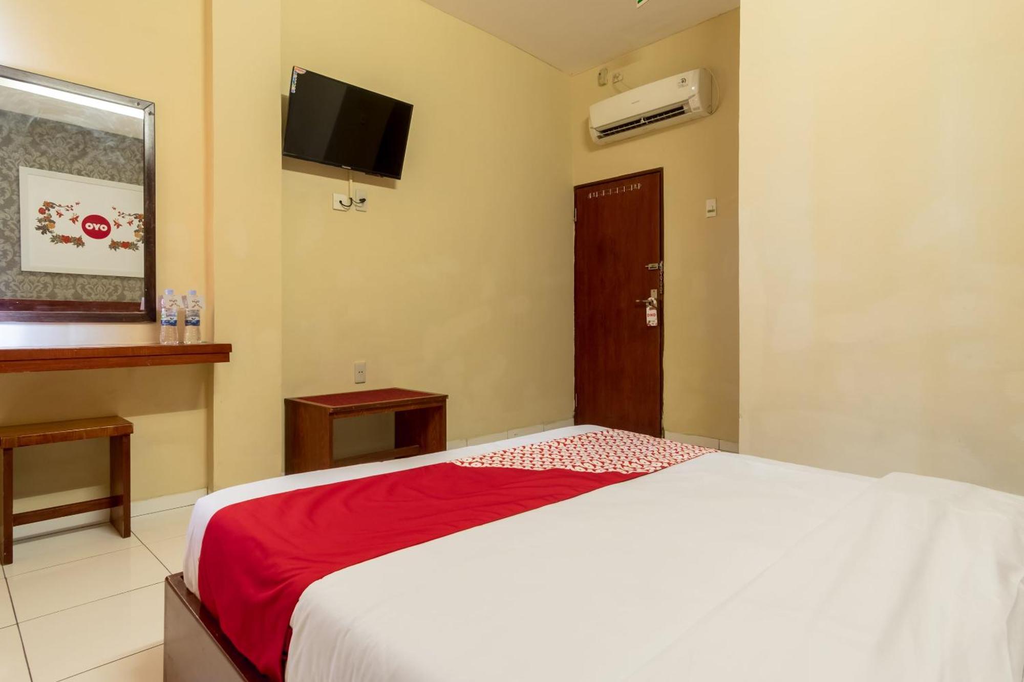 Capital O 615 Residence Puri Hotel Syariah Медан Екстер'єр фото