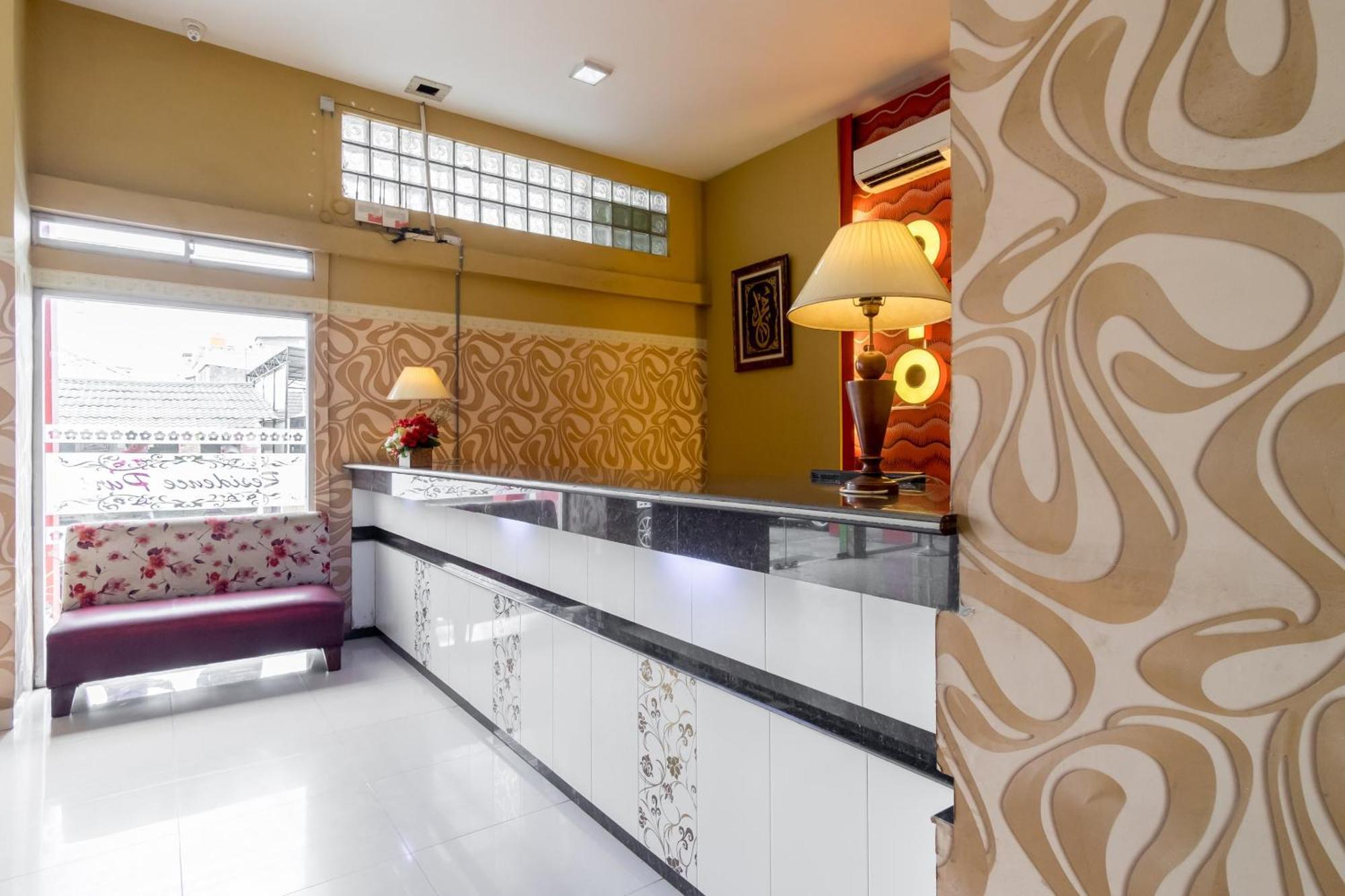 Capital O 615 Residence Puri Hotel Syariah Медан Екстер'єр фото