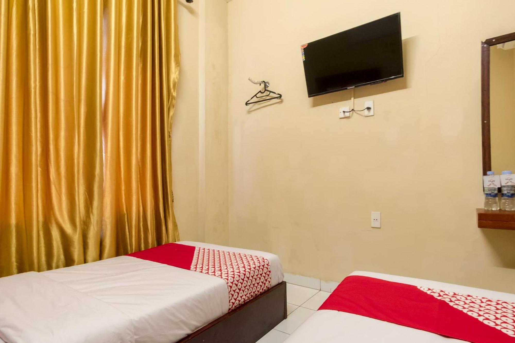 Capital O 615 Residence Puri Hotel Syariah Медан Екстер'єр фото