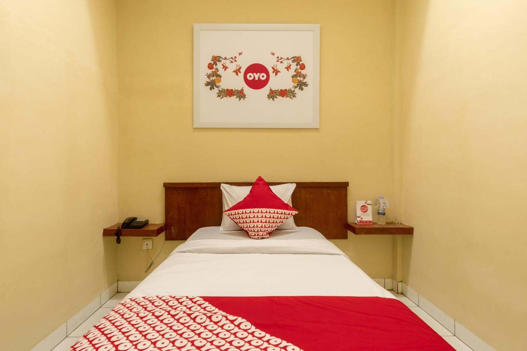 Capital O 615 Residence Puri Hotel Syariah Медан Екстер'єр фото
